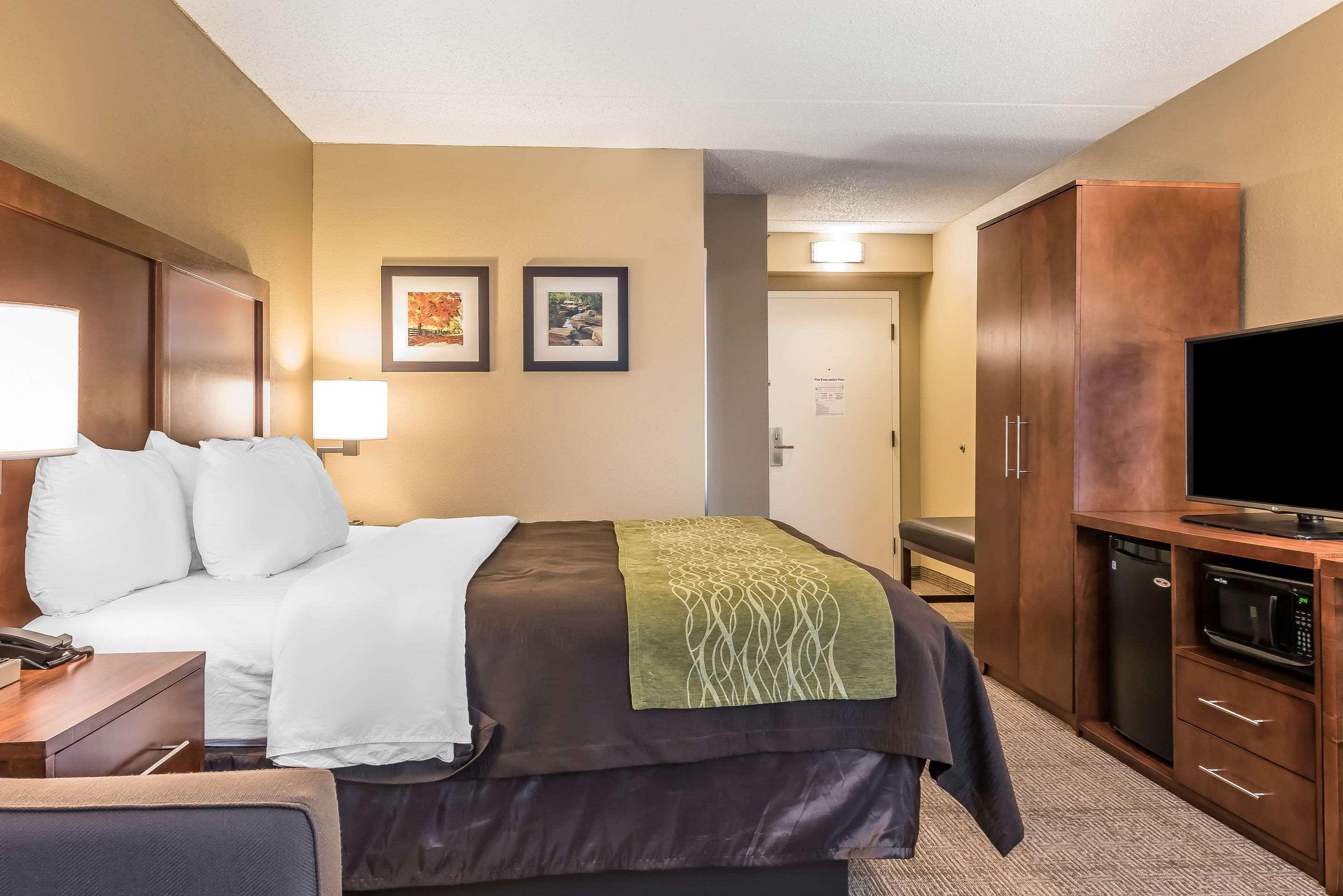 Comfort Inn & Suites Piqua-Near Troy-I75 Bagian luar foto